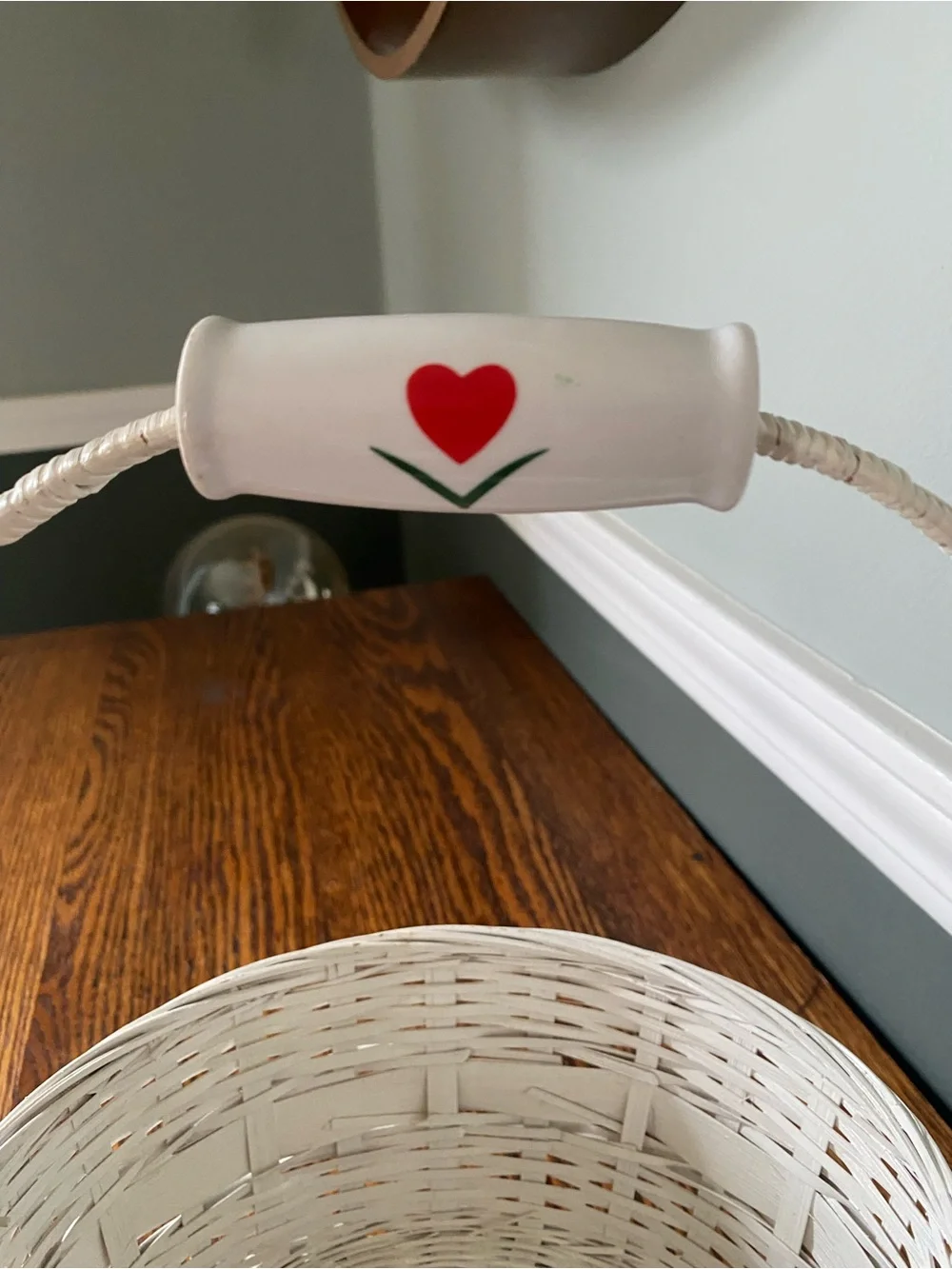 Vintage White Woven Wicker Basket Ceramic Handle Red Heart Tulip Design
